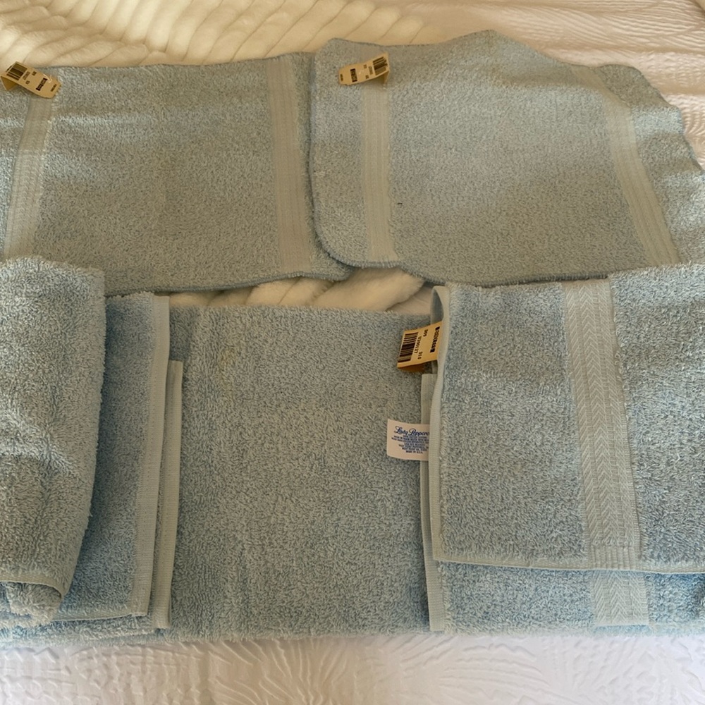 Vintage lady pepperell bath towel & 2 washcloths blue